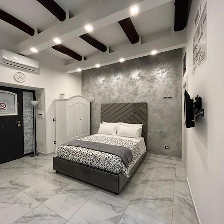 Casa Tolentino Al Centro Di Napoli 빌라 외부 사진